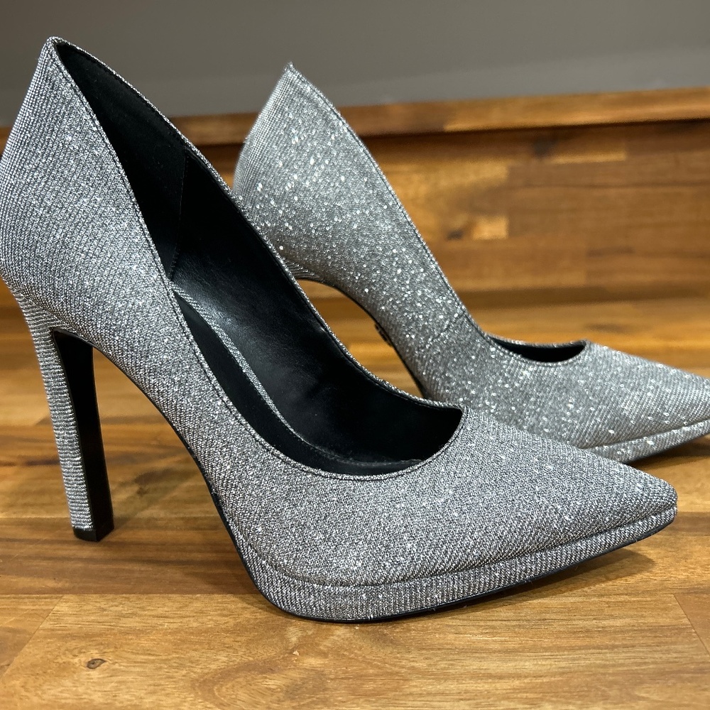 Michael Kors pointed heel Metallic Grey never worn